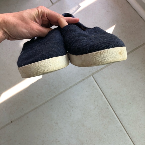 ***SOLD*** EUC Toms Slip On Navy Fabric Shoes - Picture 4 of 6